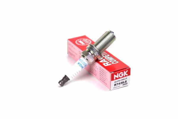 NGK Racing Competition Bougie - R7438-8 - Koudere Bougie - Golf 7 + vw golf 8 GTI:R 24tuned