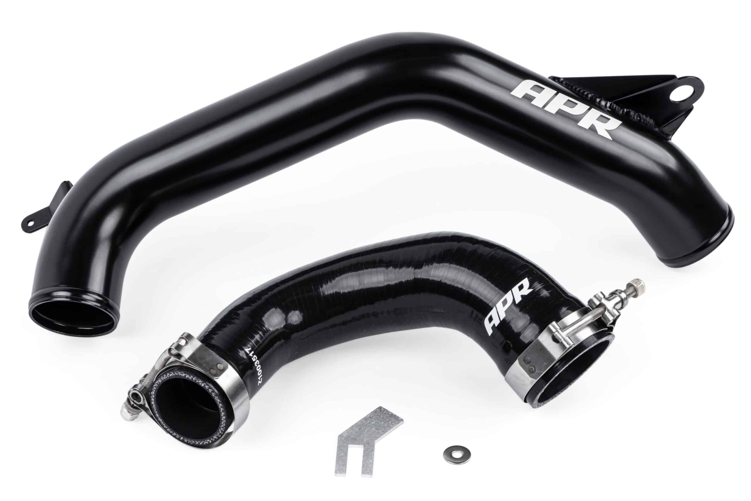 APR - Boost Pipe - Turbo Outlet pipe naar Intercooler - VAG 1.8 + 2.0 TSI Euro 6 - EA888.3 MQB - MS100193 (1) APR - Boost Pipe - Turbo Outlet pipe naar Intercooler - VAG 1.8 + 2.0 TSI Euro 6 - EA888.3 MQB - MS100193 - overzicht van alle losse onderdelen van deze kit incl. montagemateriaal