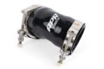APR Siliconen Turbo Outlet Hose - VW Golf 8R + Golf 8 GTI Clubsport + Audi S3 8Y - EA888.4 EVO - MS100225 - siliconen slang gemonteerd met 2 T-Bolt slangklemmen