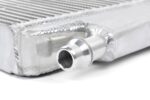 je ziet hier de dinan high performance charge cooler voor de B48 en B58 motoren